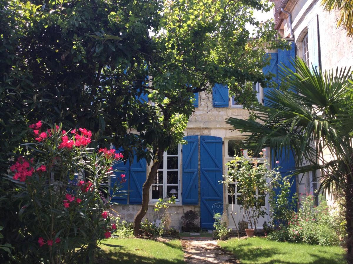 L'Orangerie Du General Bed & Breakfast Saint-Jean-dʼAngély Екстериор снимка