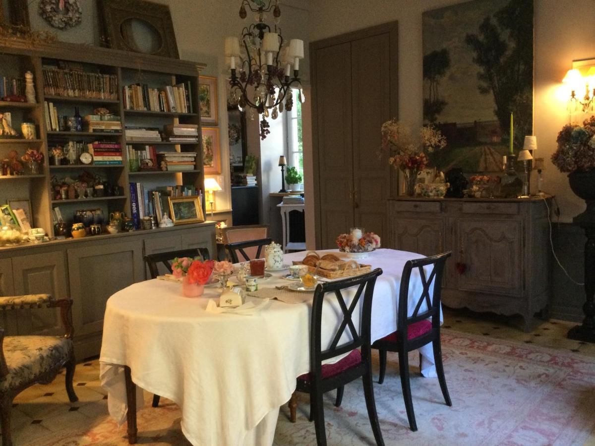 L'Orangerie Du General Bed & Breakfast Saint-Jean-dʼAngély Екстериор снимка